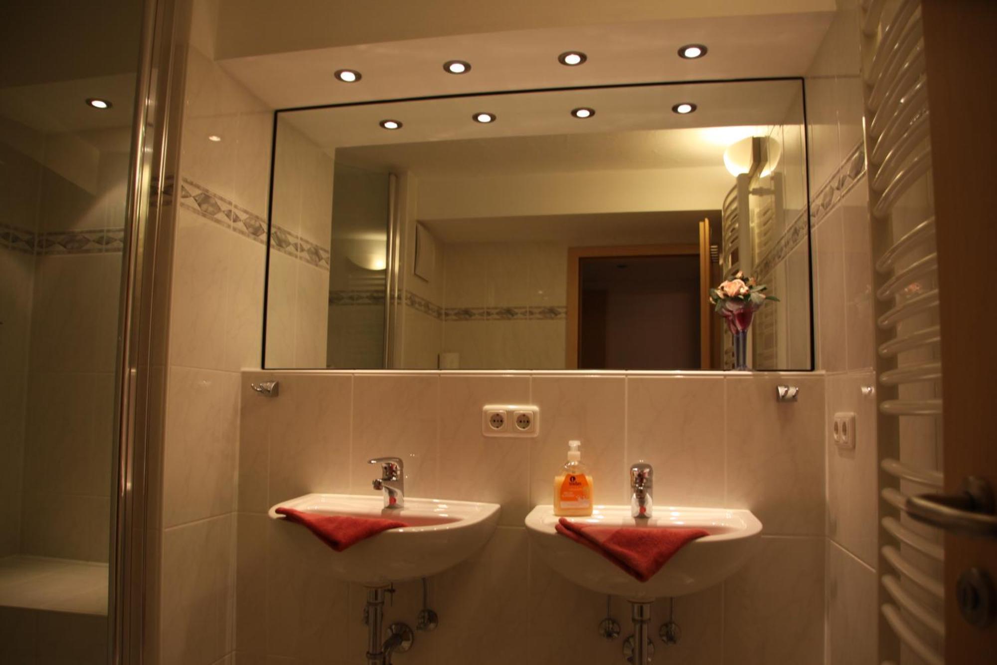 Ferienwohnung Am Zierhutbach Kranzberg มิทเทนวัลด์ ภายนอก รูปภาพ